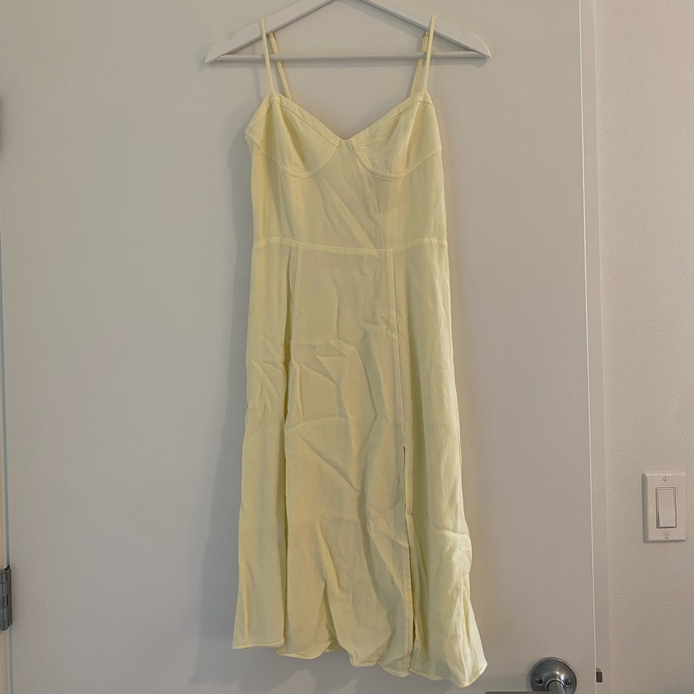 aritzia ‘sundeh’ (sunday best) pale yellow dress 💛🤍
